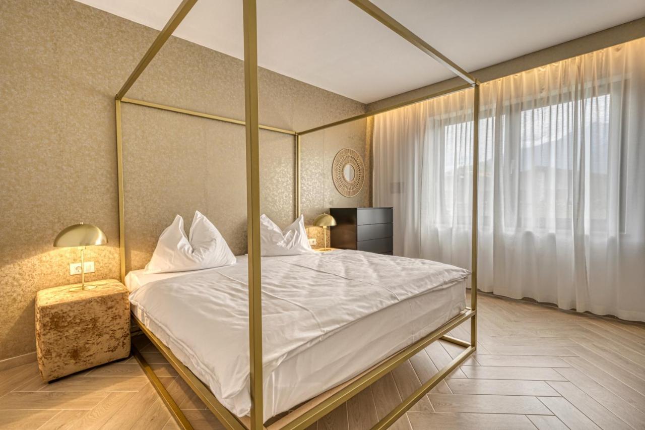 Goldfinger + Suites Lana Exterior photo